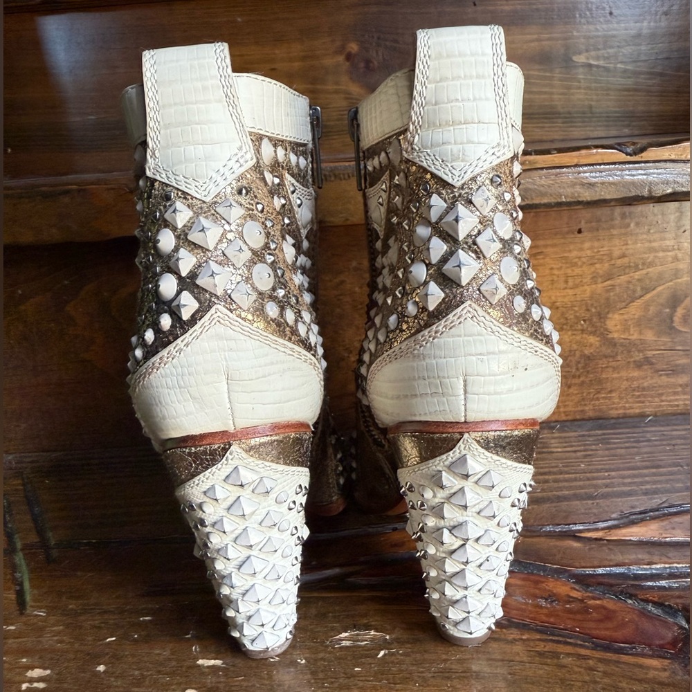 Frye Remy Deco Studded Bootie, 8.5 Women’s White Gold Side Zip - Picture 4 of 11